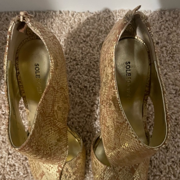 Soul Society Gold Metallic Snake Skin Heels Size 7.5 - Picture 11 of 11
